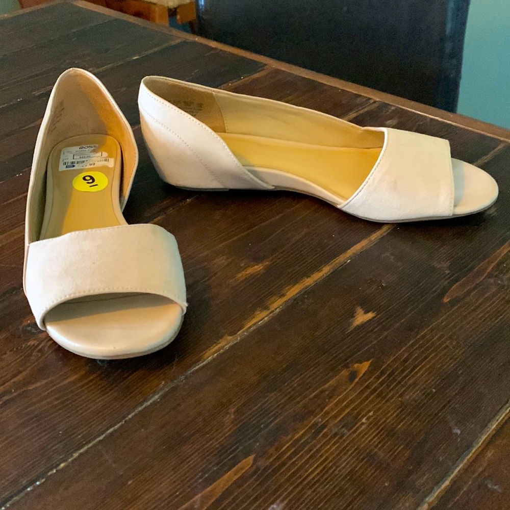 Womens flats
